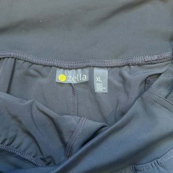 Zella Athletic Shorts - Picture 2 of 5